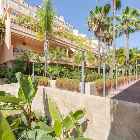 Un Pequeno Oasis En Apartment