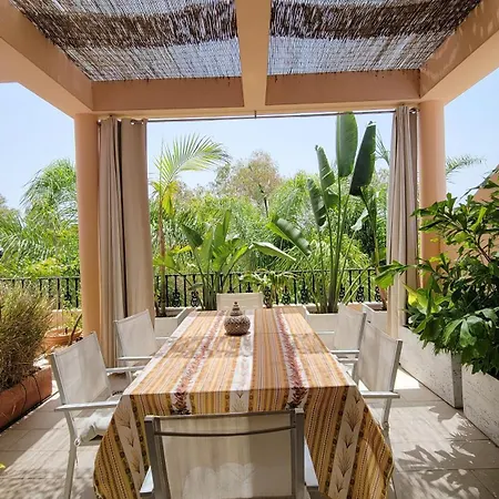 Un Pequeno Oasis En Apartment